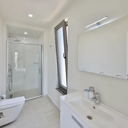 Heaven Villa *