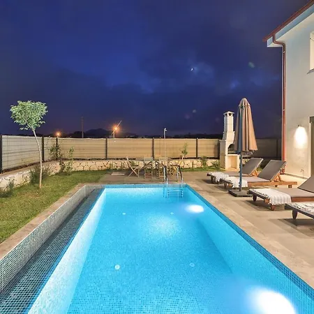 Heaven Villa *